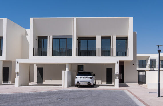Maha Townhouses town park