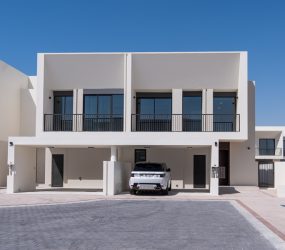 Maha Townhouses town park